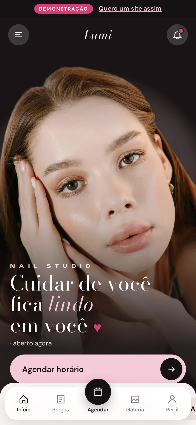 O mesmo site aberto no celular, com cara de app